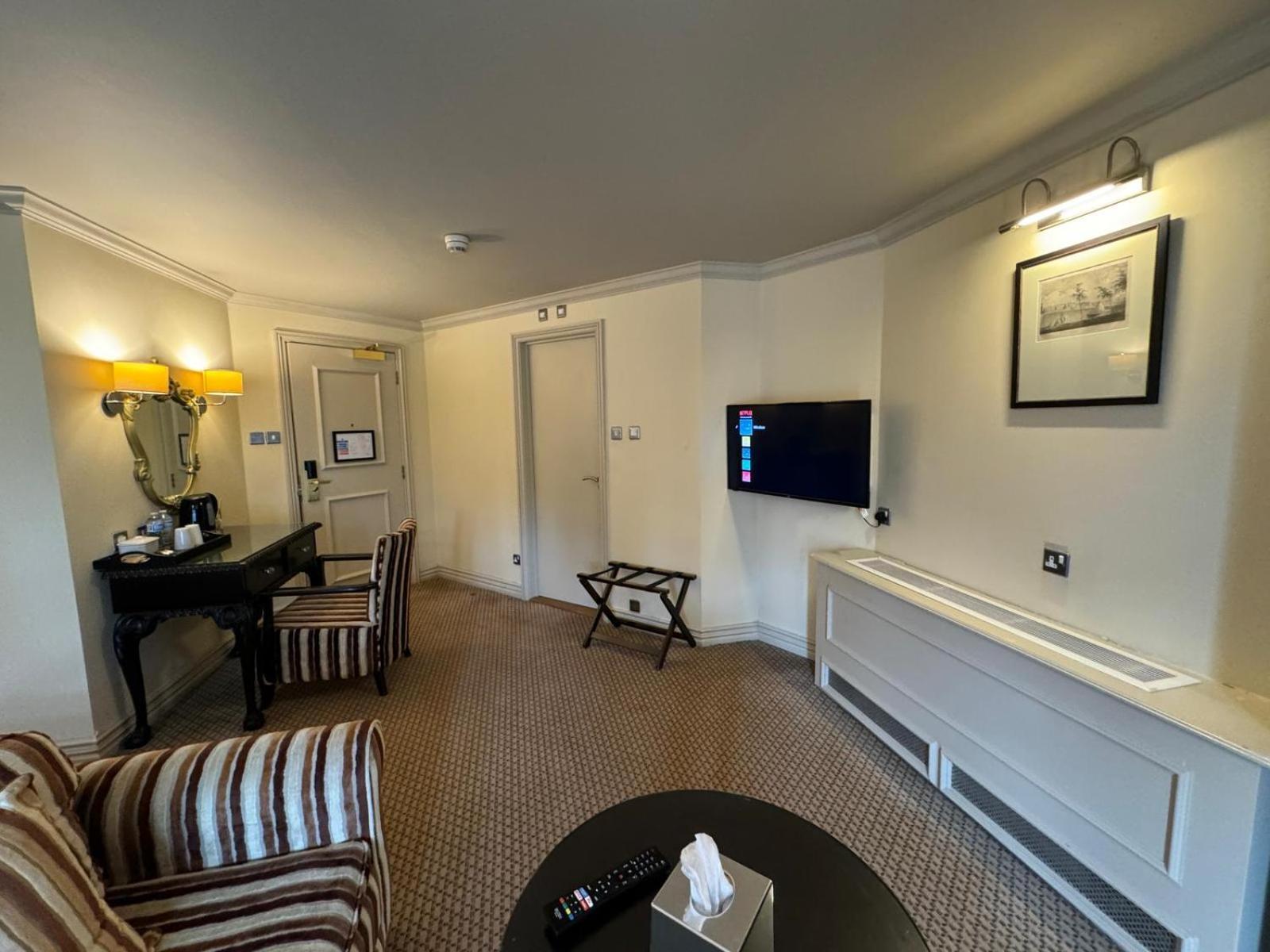 H & G Hotel Opposite Windsor Castle Exterior foto